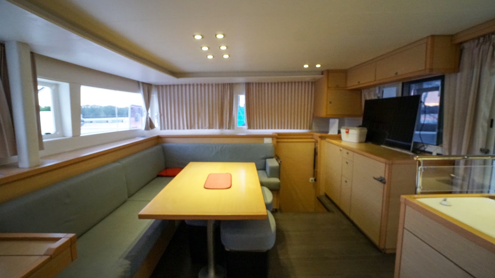 Catamarã Lagoon 450 - Amigos ao Vento Charter em Ubatuba - Foto 2